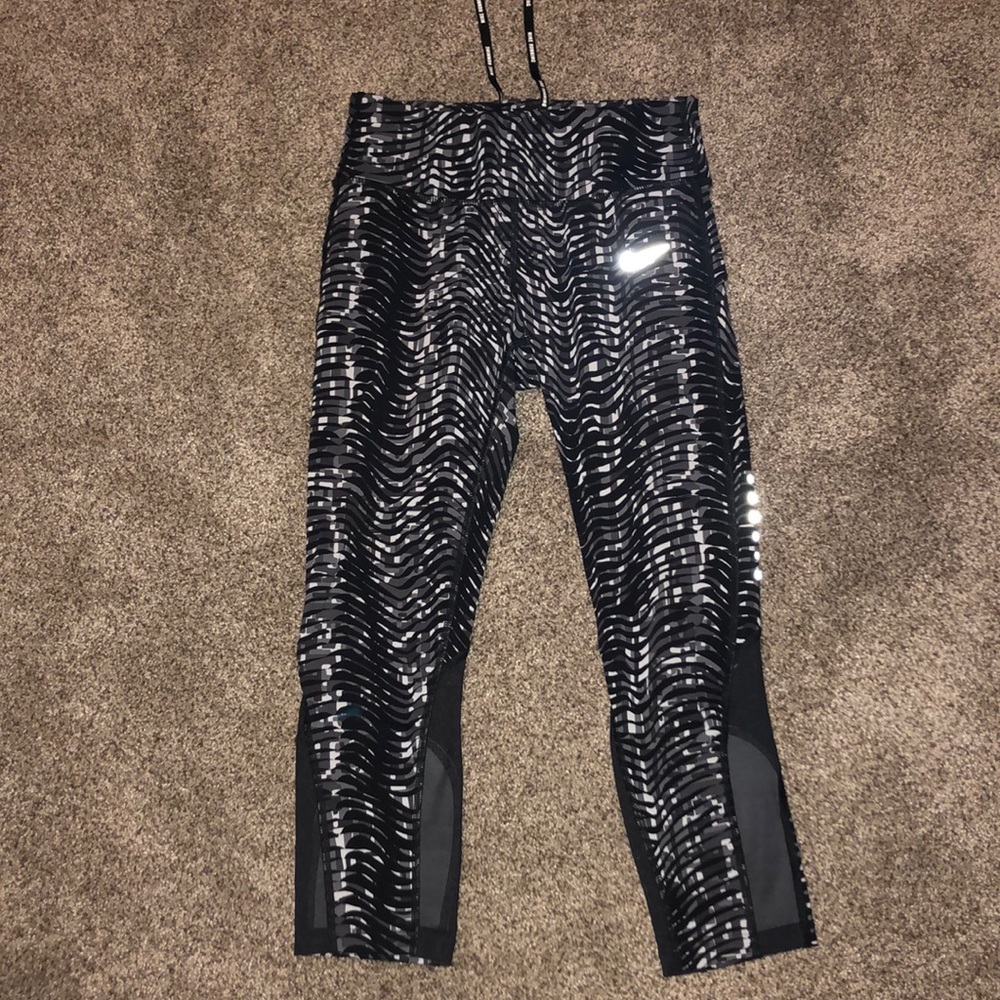 Nike Cropped Mesh Running Leggings